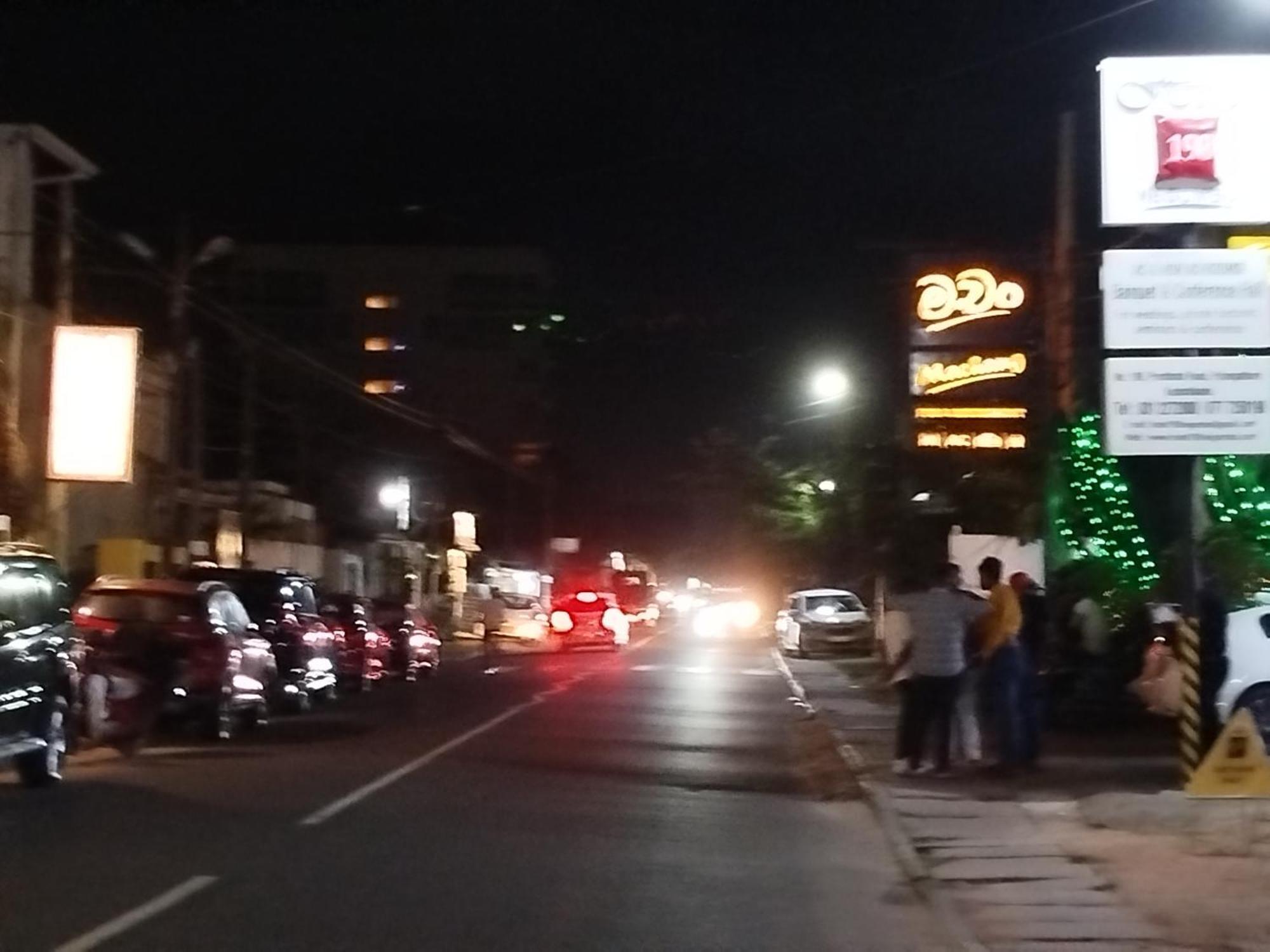 Elzangi Hotell Negombo Exteriör bild