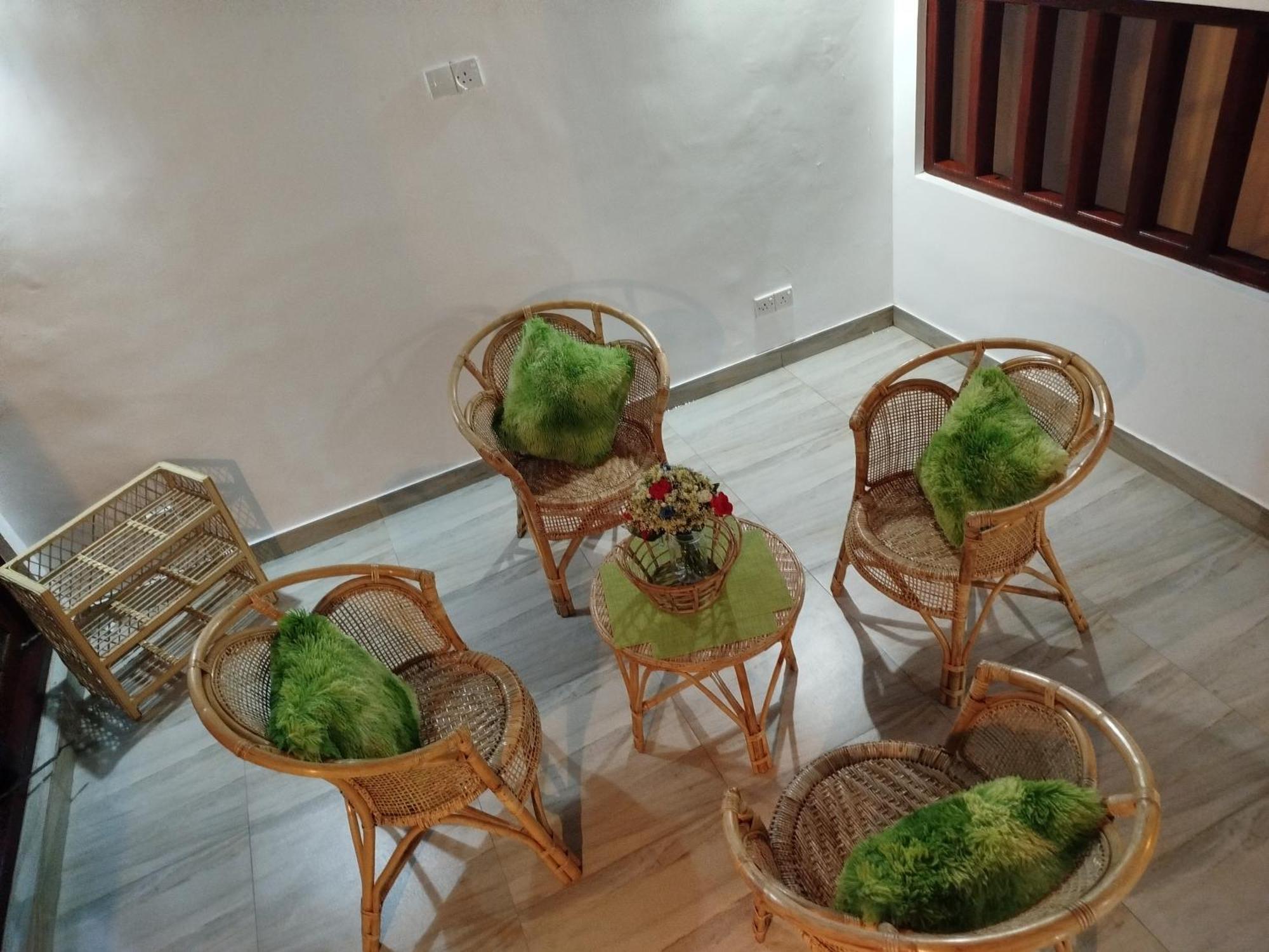 Elzangi Hotell Negombo Exteriör bild