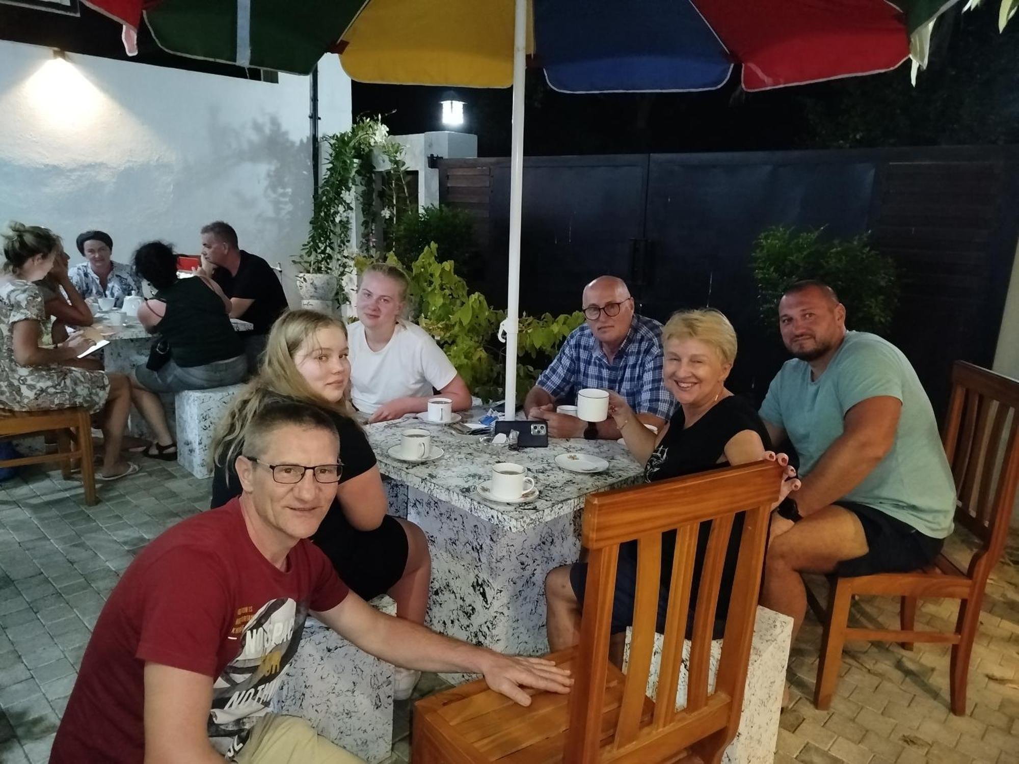 Elzangi Hotell Negombo Exteriör bild